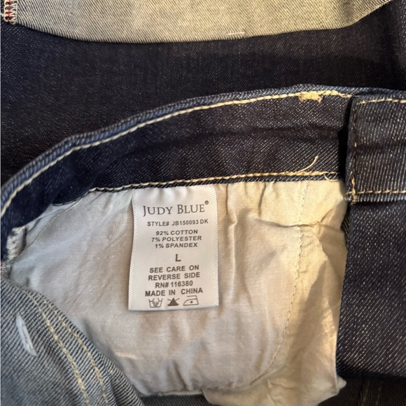 Judy Blue Dark Wash Cuffed Shorts - Picture 5 of 6